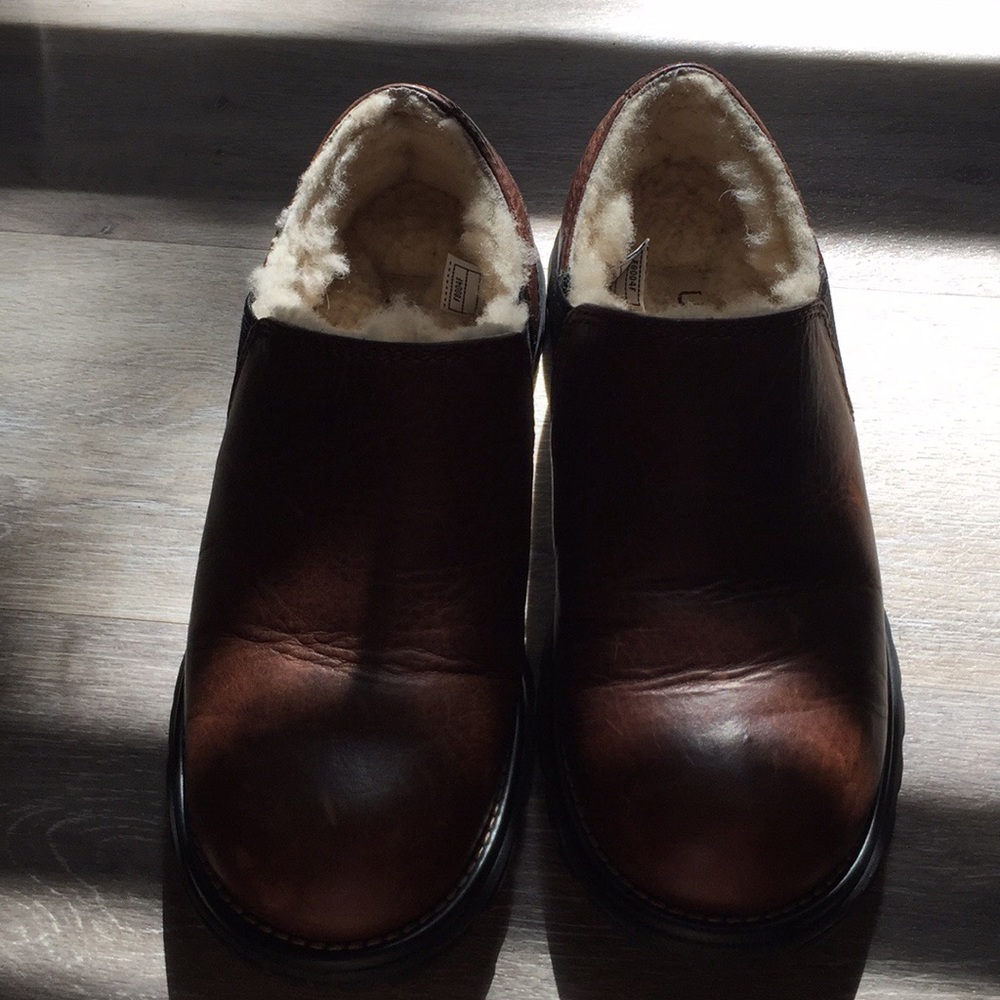 NWOT Ugg Brown leather shoes